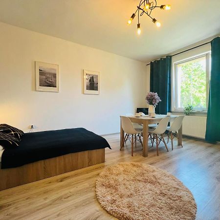 Rodzinny Dom Goscinny "U Krysi"- Pokoje I Apartmanenty Z Lazienkami-Grupa Hotelowa Plazowelove Krynica Morska Exterior foto