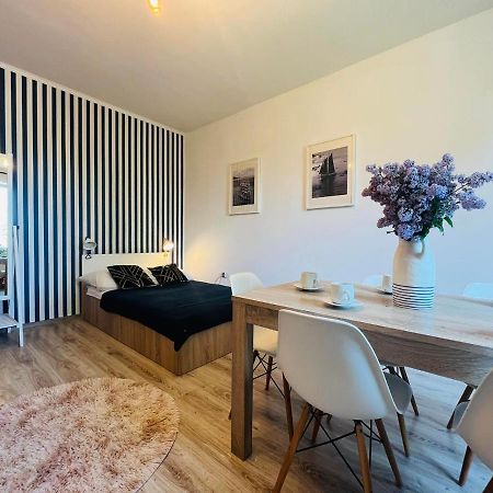 Rodzinny Dom Goscinny "U Krysi"- Pokoje I Apartmanenty Z Lazienkami-Grupa Hotelowa Plazowelove Krynica Morska Exterior foto
